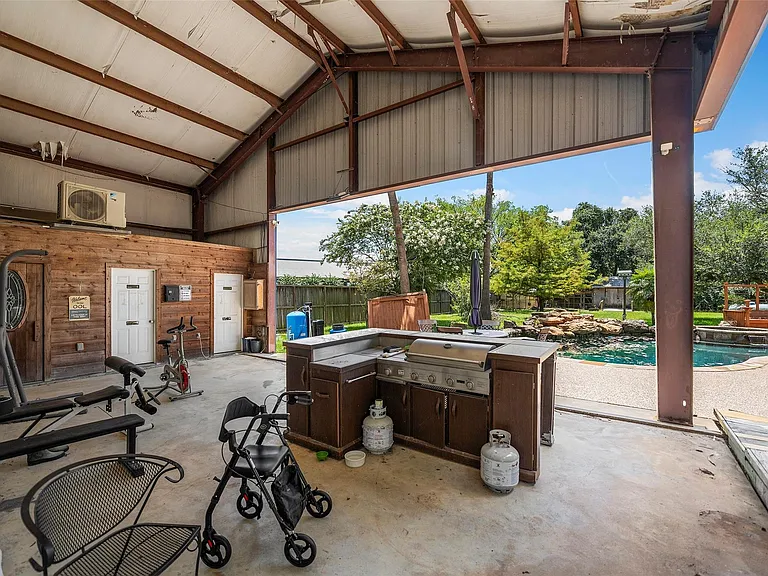 18718 Vickers Rd — Photo 41