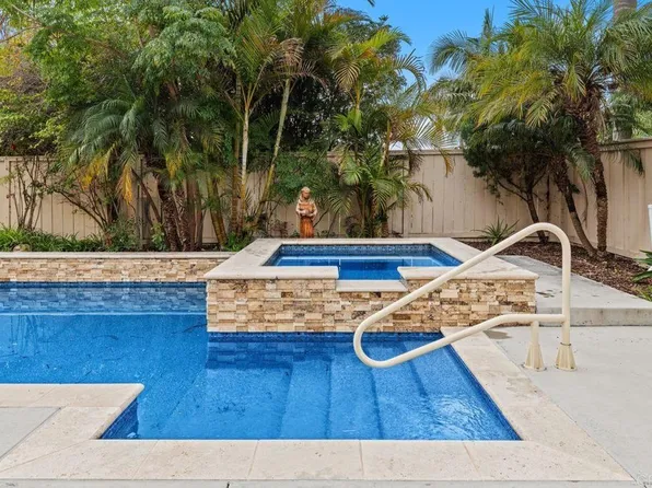 1825 Hummock Ln, Encinitas, CA 92024