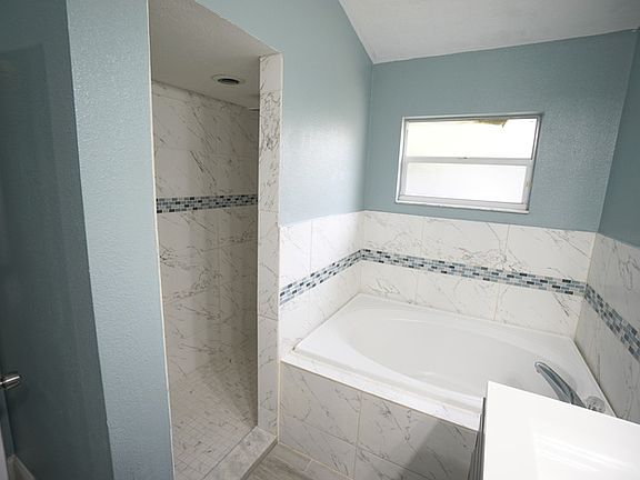 5th image of 10909 Brucehaven Dr