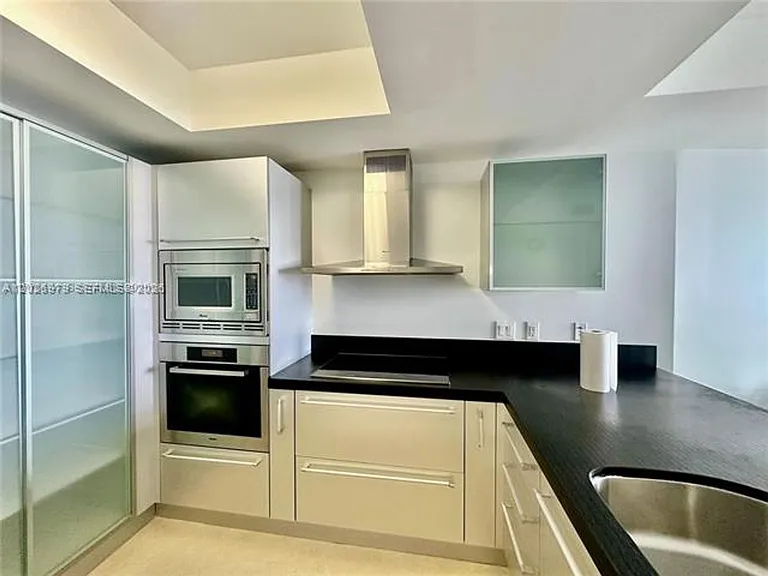 18201 Collins Ave #5307 — Photo 7