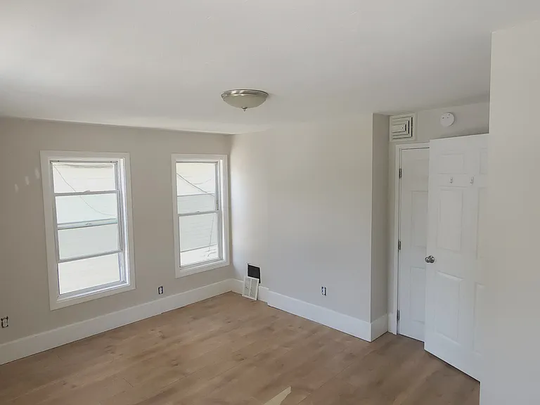 Floor 2 — Photo 23