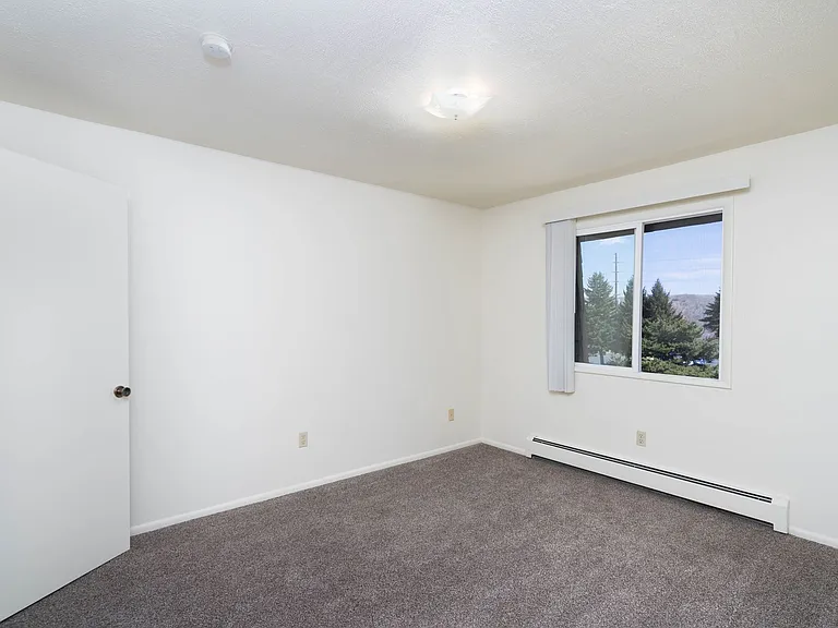 Greentree Apartments — Photo 8