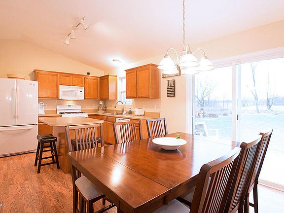 4th image of 1676 Southpointe Trl