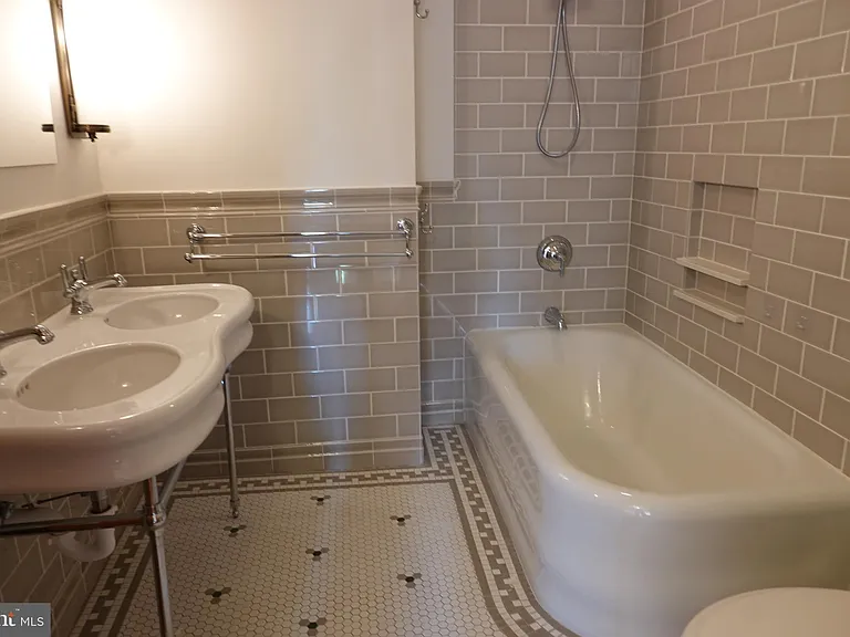 36 Hart Ave — Photo 28