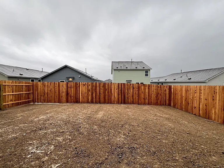 9904 Wye Ml — Photo 32