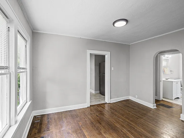 8102 Highland Ave — Photo 17