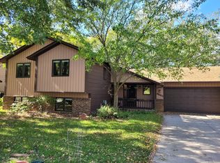 4863 Richard Ln, Eagan, MN 55122