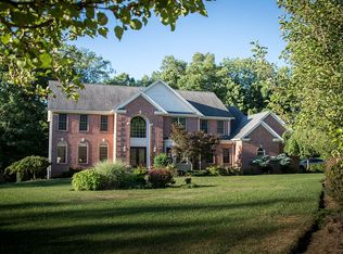 2 Brookstone Dr, Boonton Twp, NJ 07005