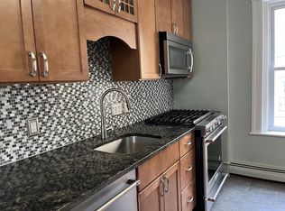 4 Chatham Pl APT 4, Worcester, MA 01609