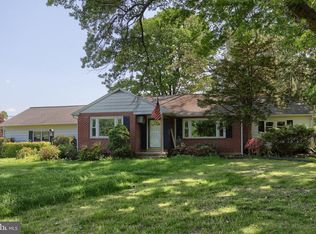 599 Colonial Club Dr, Harrisburg, PA 17112