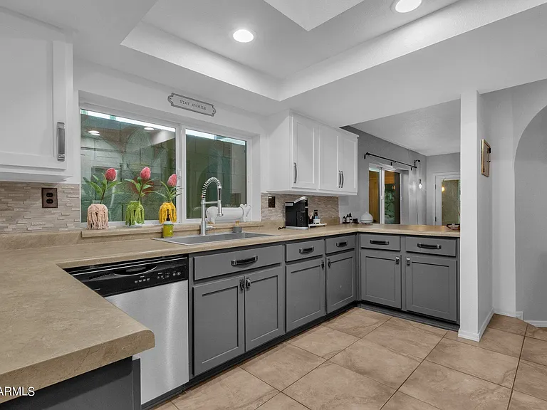 4611 E Desert Dr — Photo 19