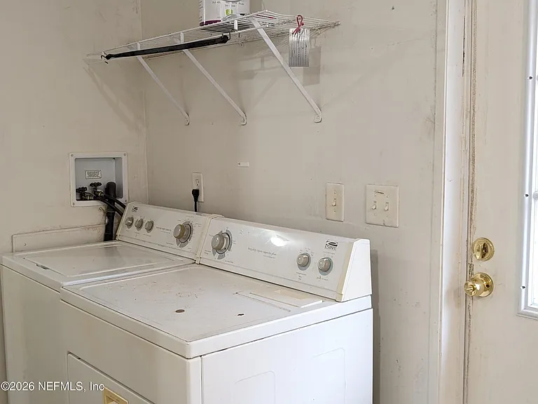 123 Hayman Dr — Photo 5