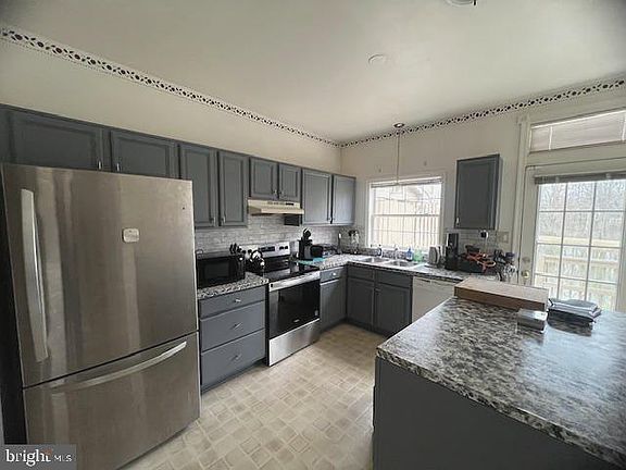 5th image of 4102 Brookside Ct