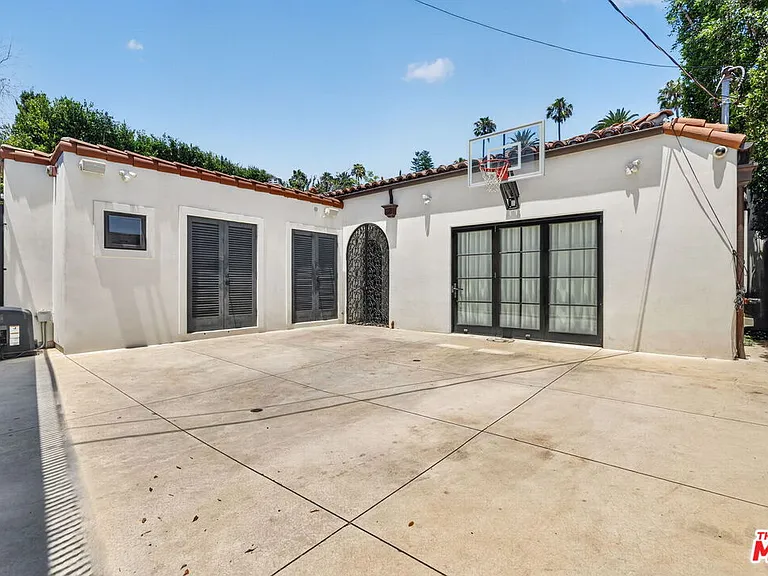 729 N Bedford Dr — Photo 57