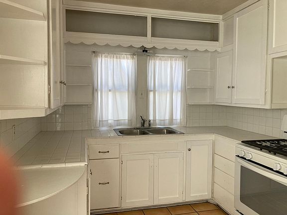 5th image of 3614 E Bellevue St #C