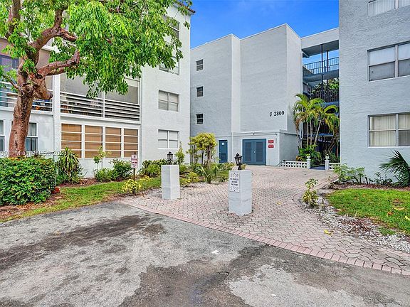 2nd image of 2800 Somerset Dr APT 112J