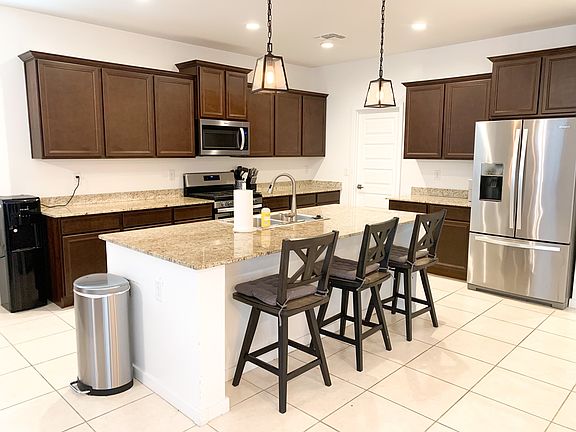 4th image of 717 W Magena Dr