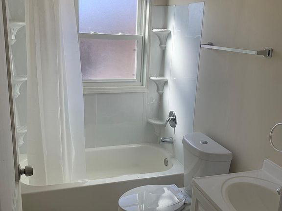 5th image of 1700 E 76th St