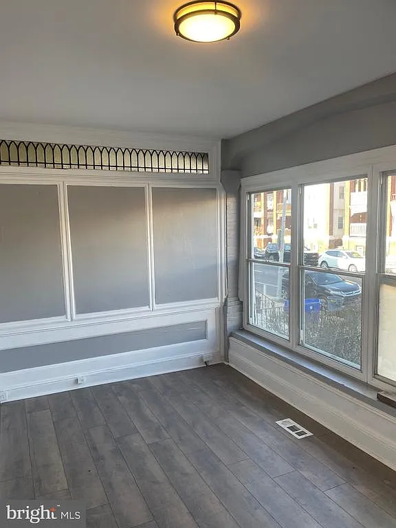 6 bed, 2.0 bath, 2240 sqft, $2,650 — Photo 4