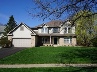 19 Fernwood Ct, Cary, IL 60013