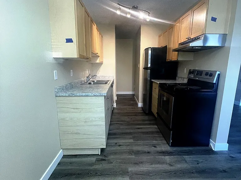 10917 109th St NW #105 — Photo 3