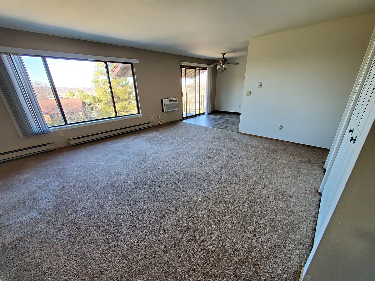 Building Photo - 1371 Sunnyridge Rd