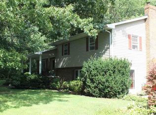 1095 Hoff Rd, Hanover, PA 17331