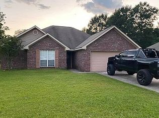 3 Cobblestone Dr, Sumrall, MS 39482