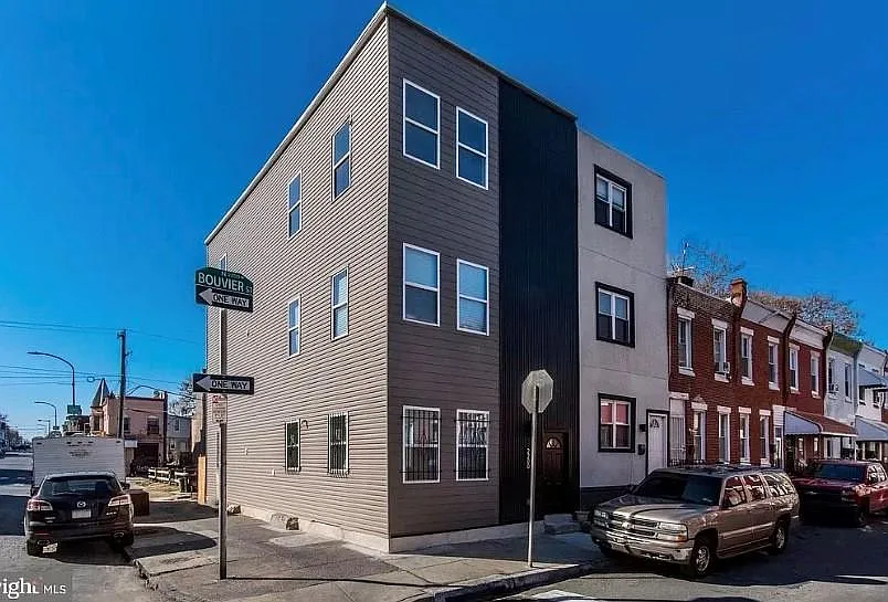 3 bed, 2164 sqft, $1,900 — Photo 2