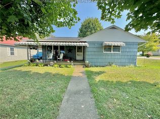 199 Maple St, Mason, WV 25260