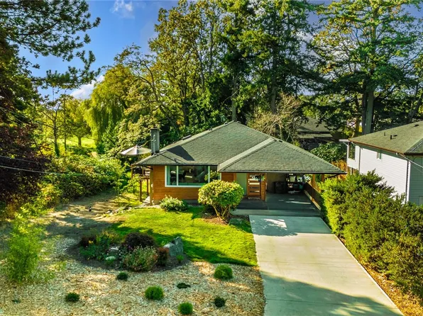 1299 Camrose Cres, Saanich, BC V8P 1N6