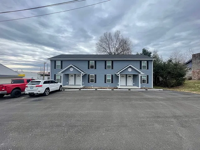 502 Hensley Dr — Photo 1