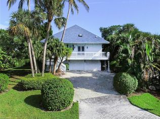 686 E Rocks Dr, Sanibel, FL 33957