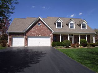 931 High Ridge Dr, West Chicago, IL 60185