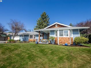 880 Crestwood Pl, Brookings, OR 97415