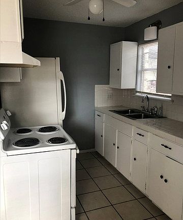 5th image of 1443 Brenda Elaine St