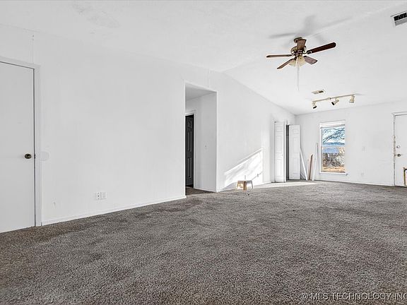 5th image of 504 Highland Dr