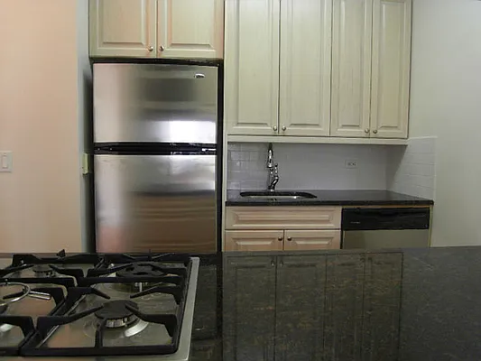 Rented by CCG Real Estate Brokerage | media 49