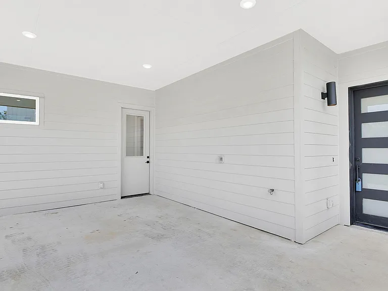 7208 Providence Ave #3A — Photo 4