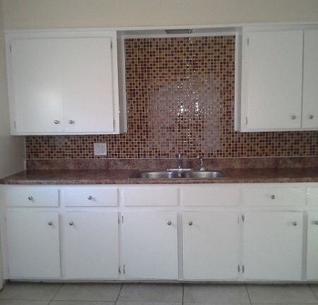 3rd image of 217 Grove St NE APT B