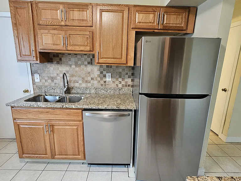 965 S Club House Rd — Photo 3