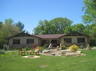 7503 Privett Rd, Sauk City, WI 53583