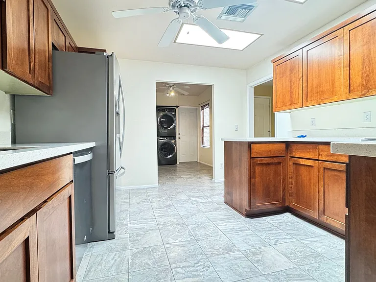 6208 N Rockglen Rd — Photo 5