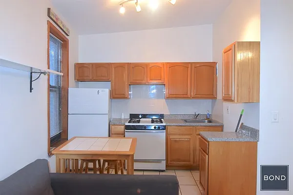 Rented by Bond New York | media 19