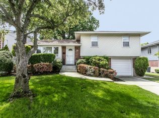 2766 Ravine Pl, Bellmore, NY 11710
