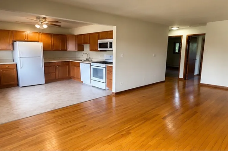 826 N Milwaukee Ave #D2 — Photo 3