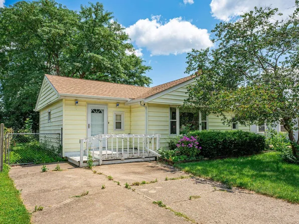 6327 Elm Ave, Loves Park, IL 61111