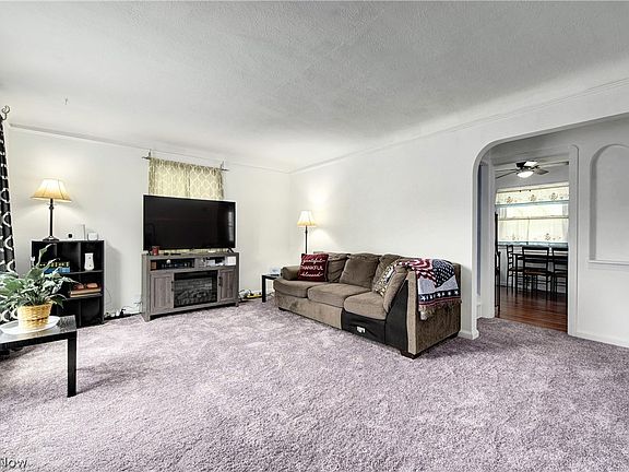 2nd image of 9313 Beech Ave