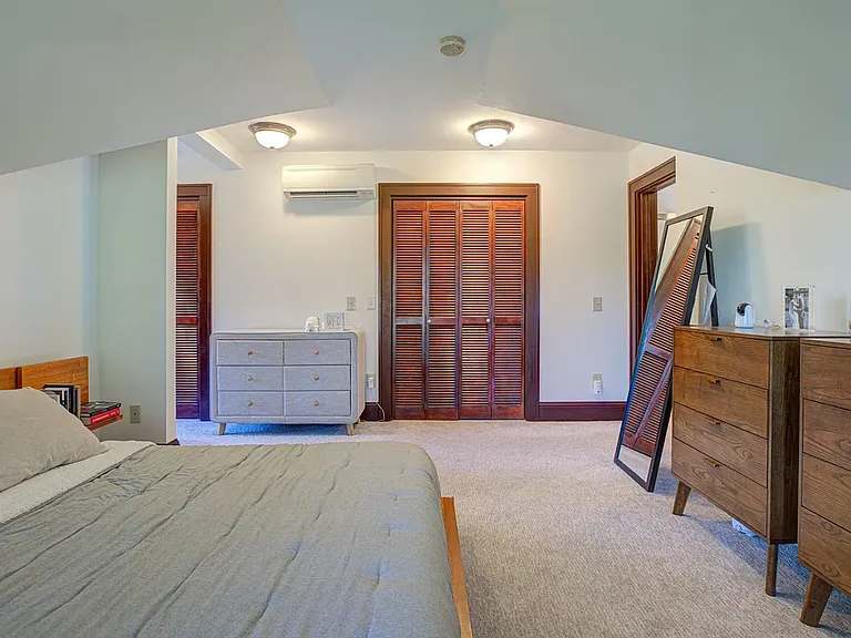 5530 SE Flavel Dr — Photo 13