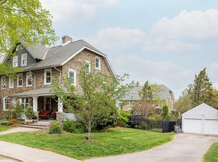 41 Cassatt Ave, Berwyn, PA 19312